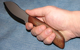 Нож Condor Nessmuk в руке