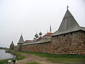 Соловецкий монастырь, стена у Святого озера